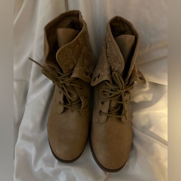 GUC Rock and Candy boots. Size 10 women’s. - Picture 2 of 9